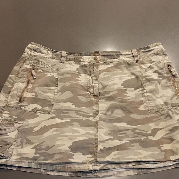 Faded Glory Missy Camo Cargo Skort - Picture 1 of 9